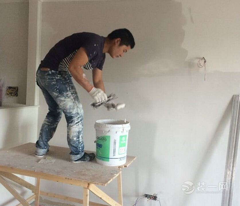 重庆房间装修喷漆过程