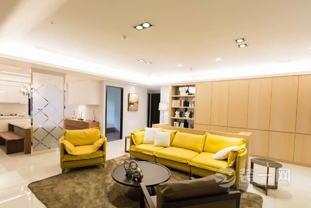 120平米三室两厅装修效果图 当黄色撞上奶茶色